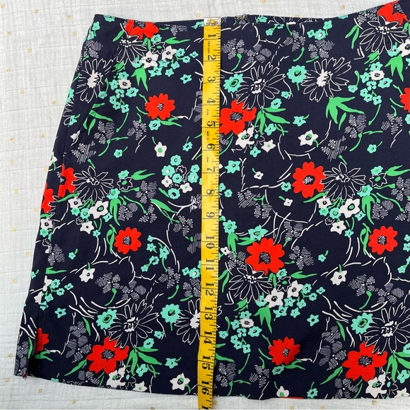 Lady Hagen tennis/golf skort w/pockets, pretty floral pattern - Picture 6 of 7